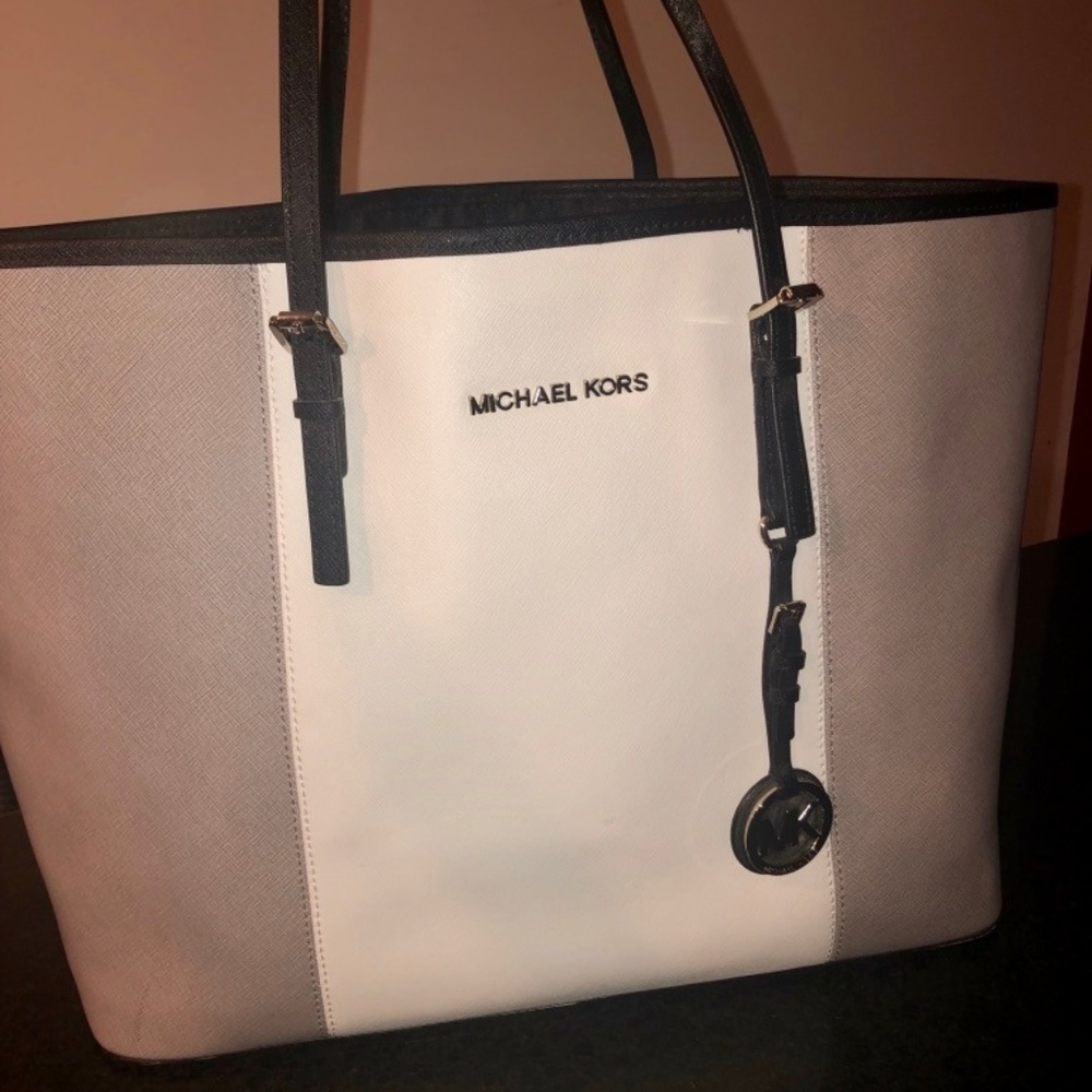 Michael Kors Medium Jet Set Tote
